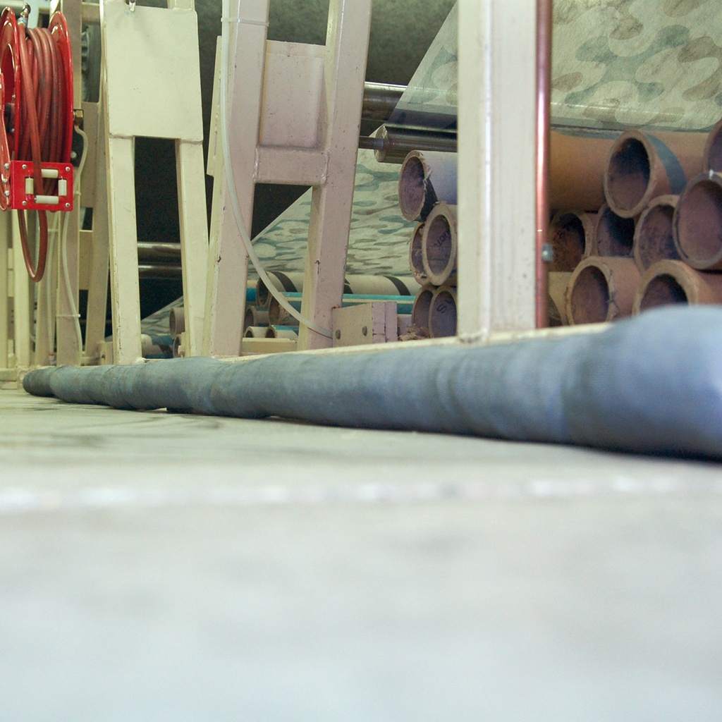 USK079P-E_Tubular_Absorbente_Universal_Para_Cortar_7_6_X_1700_Cm_Servitrapo