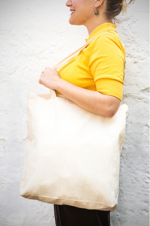 Bolsa de algodón con base de 12 cm y asas largas 48x36 cm de 150 gr
