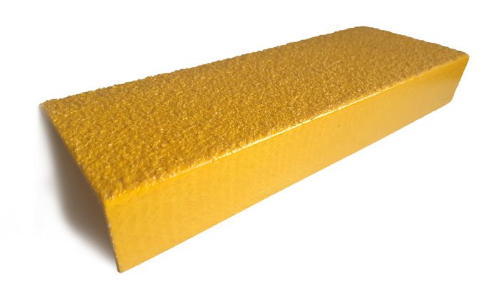 PERFILES ANTIDESLIZANTES PARA ESCALERAS