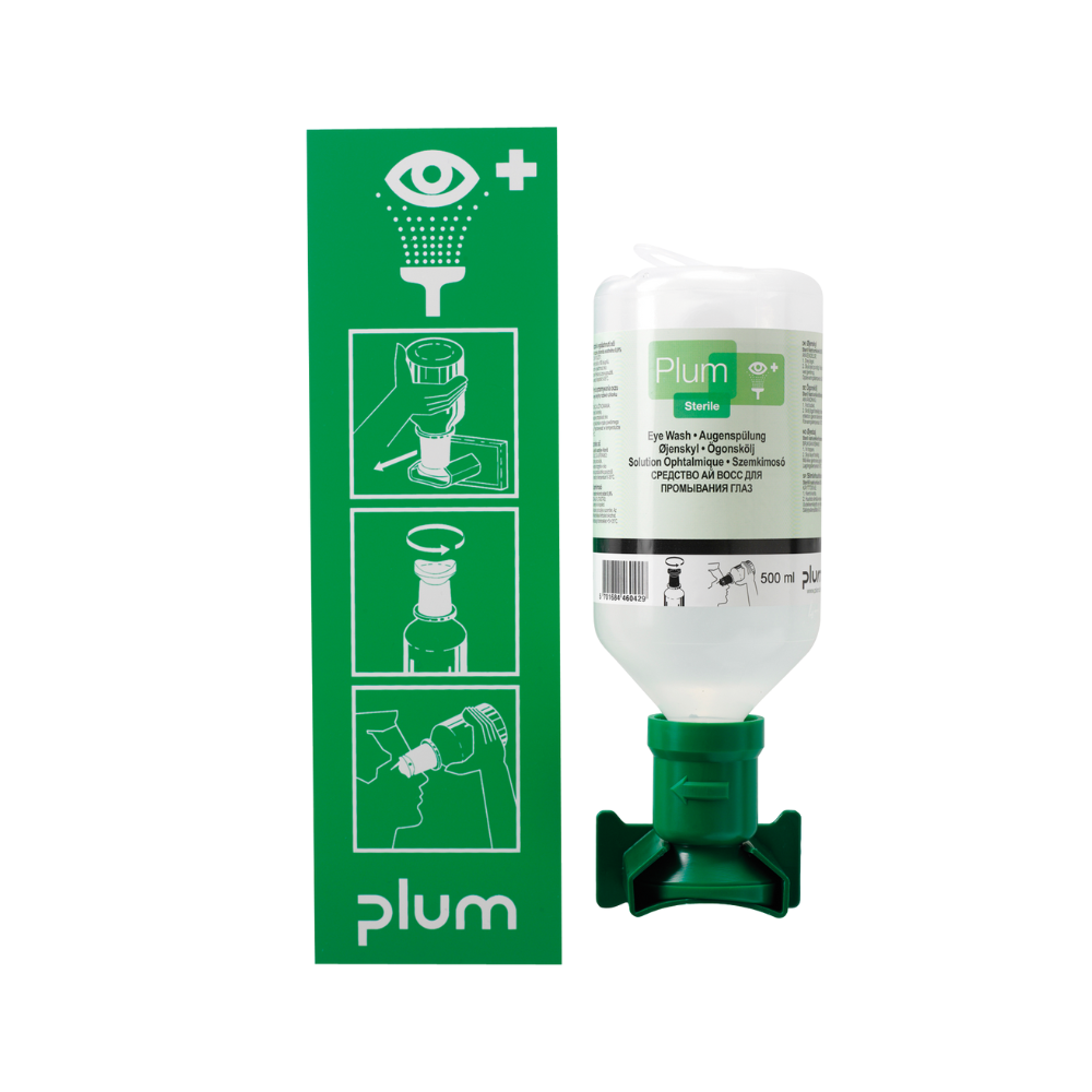 ESTACIÓN MURAL DE LAVADO DE OJOS CON UNA BOTELLA DE SOLUCIÓN ESTÉRIL.