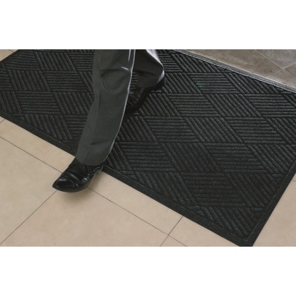 Alfombrilla Nomad Reciclada 0,85x1,5m. Negro